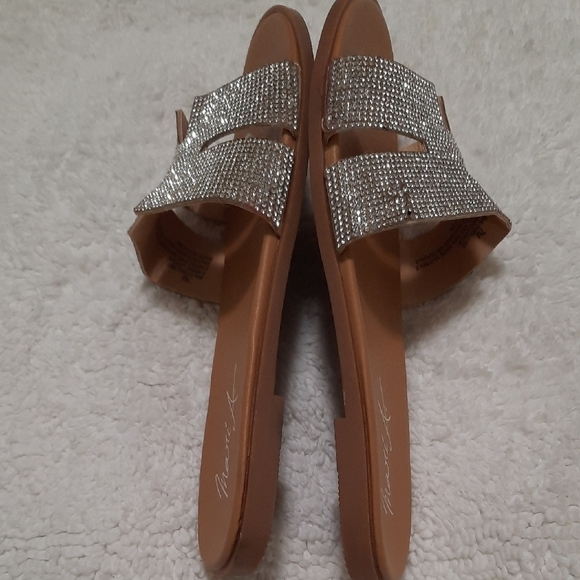 Elegant Silver Slide Sandals by [Brand] - Picture 4 of 7